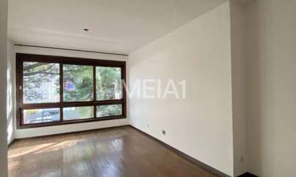 Apartamento com 3 quartos para alugar na Avenida Nova York, 211, Auxiliadora, Porto Alegre por R$ 2.900