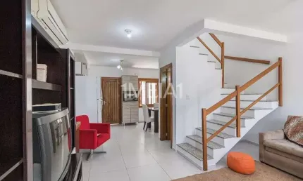 Casa com 2 quartos para alugar na Avenida Alberto Pasqualini, 494, Jardim Itu Sabará, Porto Alegre por R$ 3.100