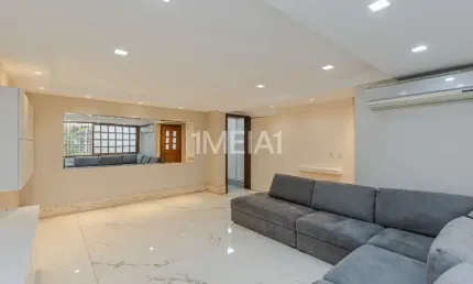 Casa em condomínio fechado com 3 quartos para alugar na Alameda Emílio de Menezes, 60, Três Figueiras, Porto Alegre por R$ 10.000