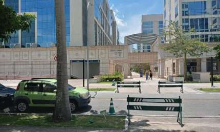 SALA COMERCIAL  com 73,04m2 /NO CENTRO METROPOLITANO COM ESPAÇO JARDIM, R$ 199.998,00