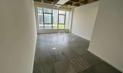 Sala comercial Barra da Tijuca primeira locação em prédio novíssimo e infraestrutura completa (auditórios, salas de reunião e academia)