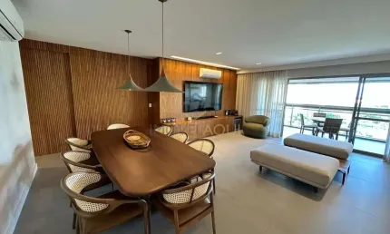 Santa Mônica Jardins: Apartamento 233m² | Porteira Fechada |  4 Suítes | Varanda Gourmet | Sol da Manhã | Andar Alto.