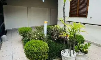 Casa Térrea Reformada com Fino Acabamento na região da cidade dutra.