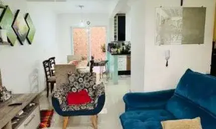 Charmoso Sobrado em Condomínio – 97 m² | 3 Dorms | Suíte com Varanda | Região da Av. Sabará