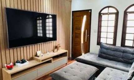Casa recentemente reformada que combina sofisticação, conforto e funcionalidade em uma das melhore