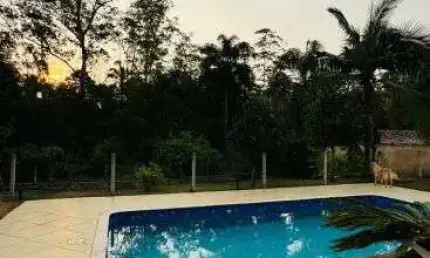 Encante-se com esta magnífica casa térrea no exclusivo condomínio fazenda da ilha