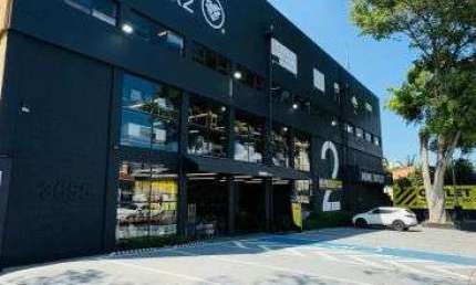 Prédio Comercial para Locação na Av. Interlagos – Localização Estratégica e Espaço Amplo