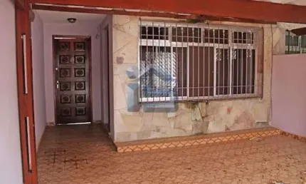 Agora é a hora! Casa com terreno amplo na região da Av. rio bonito, Agende hoje mesmo a sua visita.