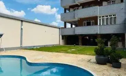Exclusiva residência de alto padrão no condomínio parque do terceiro lago com vista para represa