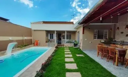 Luxo e conforto em veleiros, casa térrea com piscina para melhorar os seus finais de semana.