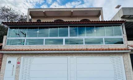 Encantador Sobrado de Alto Padrão – Conforto e Elegância na Terceira Divisão de Interlagos - RECÉM REFORMADA.