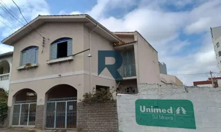 SOBRADO GEMINADO COM 3 QUARTOS À VENDA EM POUSO ALEGRE – ENTRADA INDIVIDUAL