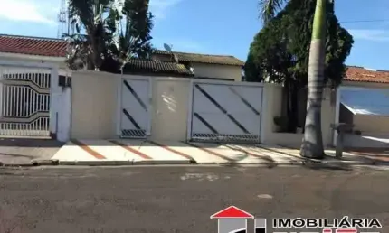 Casa com 2 quartos à venda no Jardim América, Marília 