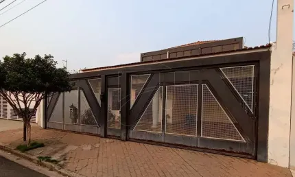 Casa em Jardim Vitória  -  Marília por R$ 590.000,00