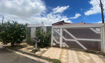 Casa com 2 quartos à venda no Jardim Lavínia, Marília 