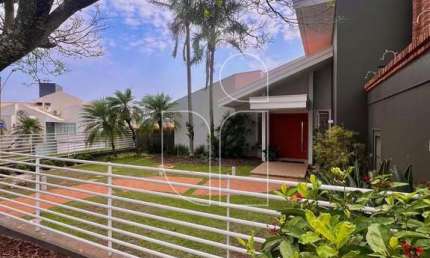 Casa à venda no Jardim Tropical na cidade de Marília/SP.