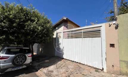 Casa com 2 quartos à venda no Jardim Damasco II, Marília 