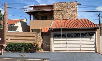 Linda residência em Nucleo Habitacional Jardim Bela Vista  -  Marília