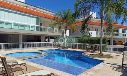 Cobertura com 03 Quartos, Churrasqueira e Área Privada.