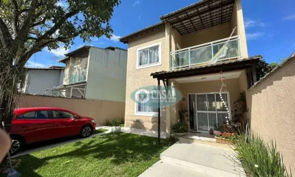 Casa à Venda em Itaipu com 04 Quartos e Quintal com Gramadão!