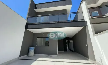 Casa em Condomínio com 03 Quartos à Venda em Itaipu - Niterói/RJ.