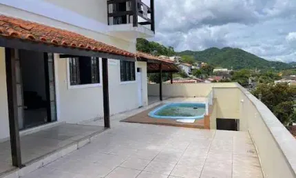 Casa com 03 Quartos à Venda em Piratininga - Niterói/RJ