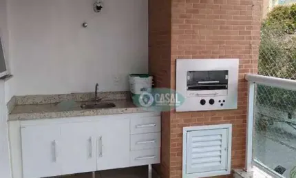 Apartamento em Itaipu com 02 Quartos e Varandão com Churrasqueira.