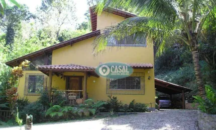 Casa com 04 Quartos com 2000 m² de Terreno em Ótima Localização de Itaipu.