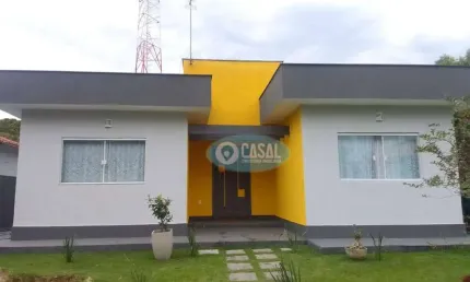 Casa com 03 Quartos à Venda em Várzea das Moças, Niterói/RJ.