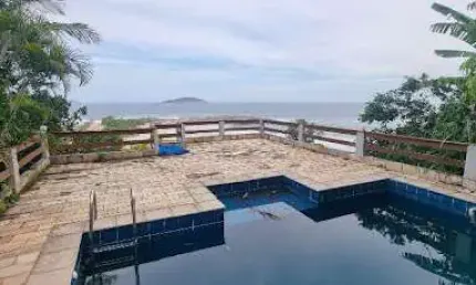 Casa com 04 Quartos à Venda em Piratininga - Niterói/RJ