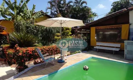 Casa com 04 Quartos à Venda em Itaipu - Niterói/RJ.