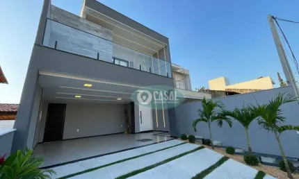 Casa com 04 Quartos à Venda em Camboinhas com Piscina e Churrasqueira.