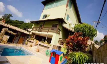 Casa com 05 Quartos à Venda em Pendotiba - Niterói/RJ.