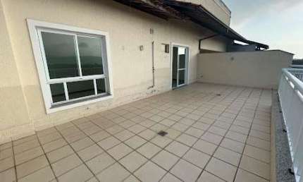 Cobertura com 03 Quartos em Itaipu Pertinho da Entrada de Itacoatiara