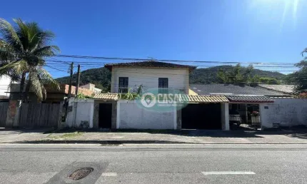 Casa em Piratininga com 05 Quartos, Piscina e Churrasqueira.
