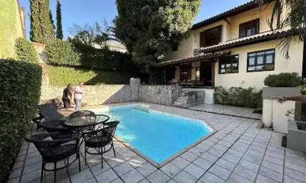 Casa em Condomínio com 04 Quartos à Venda em Piratininga - Niterói/RJ
