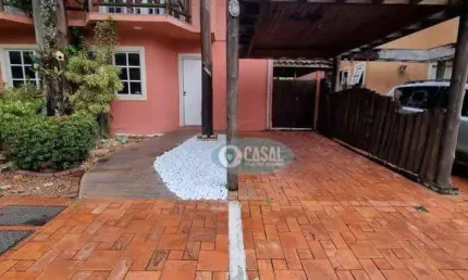 Casa em Condomínio com 03 Quartos à Venda em Camboinhas!