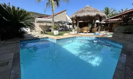 Casa Linear com 03 Quartos à venda, 179 m², em Itaipu - Niterói/RJ.