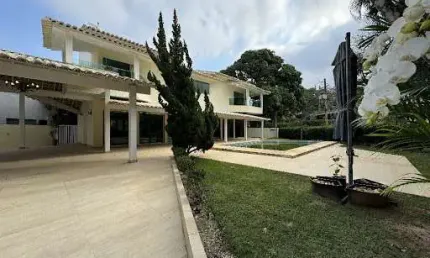 Casa em Condomínio com 03 Suítes, Piscina e Churrasqueira em Piratininga - Niterói/RJ
