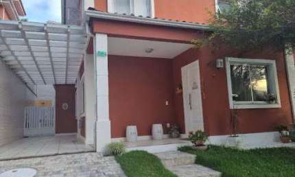 Casa com 04 Quartos à Venda em Pendotiba - Niterói/RJ