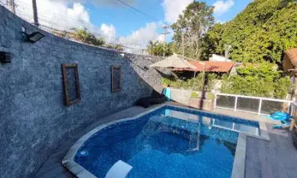 .Casa com 03 Quartos à Venda em Piratininga com Piscina e Churrasqueira.