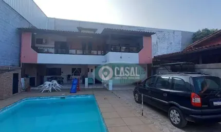 Casa em Itaipu com 02 Suítes com Piscina e Churrasqueira.