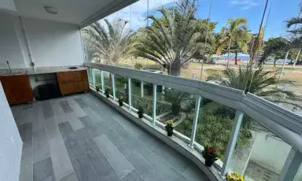 Apartamento com 03 quartos frente mar de piratininga!