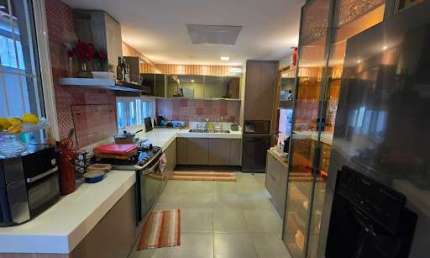 Casa em Condomínio com 03 Quartos, Piscina e Churrasqueira em Pendotiba - Niterói/RJ.