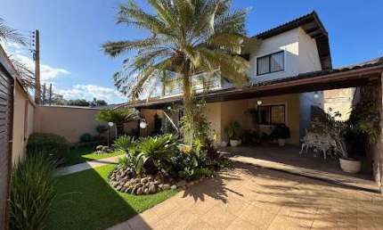 Casa em Condomínio com 05 Quartos, Piscina e Churrasqueira em Itaipu - Niterói/RJ
