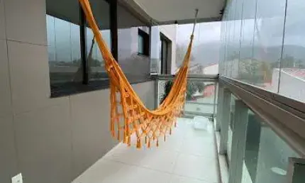 Apartamento em piratininga com 04 quartos, varandão e na frente da praia de piratininga.