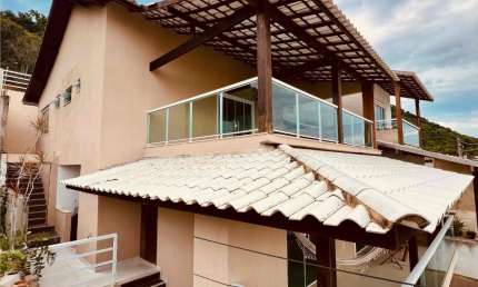 Casa com 3 quartos à venda na Rua Cinco, 1, Campo Redondo, São Pedro da Aldeia, 215 m2 por R$ 650.000