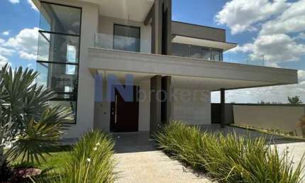 Casa Alto Padrão de 465m² - 3 suítes, closet, sala de TV no andar superior,  área gourmet, piscina, - à venda no Alphaville Jundiaí!