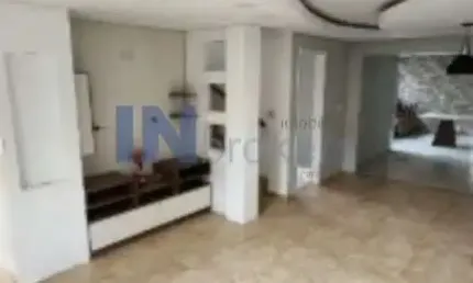 Casa de Condomínio à Venda em Jundiaí-SP - 3 Quartos, 1 Suíte, 2 Salas, 2 Banheiros, 2 Vagas de Garagem - Jardim Shangai 88m².