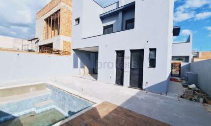 Imperdível oportunidade: Casa de condomínio com 4 quartos e 4 suítes em Jundiaí-SP, no bairro Medeiros!